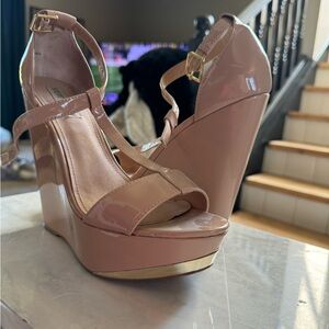 Steve Madden Beige Platform Size 9